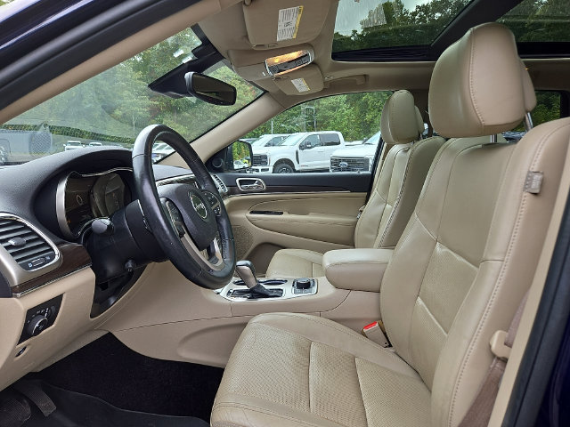 Used 2017 Jeep Grand Cherokee Limited w/ Luxury Group II AWD/4WD image 2