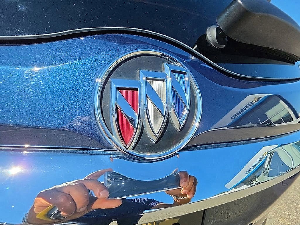 Used 2023 Buick Enclave Essence AWD/4WD image 58
