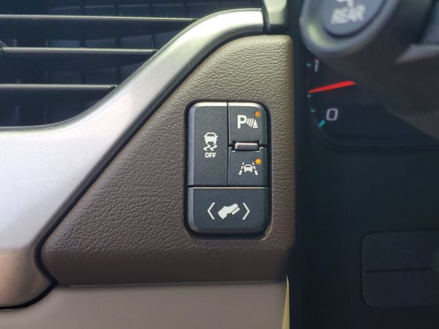 Used 2020 Chevrolet Suburban LT RWD image 21