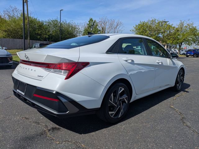 Certified 2025 Hyundai Elantra Limited FWD image 4
