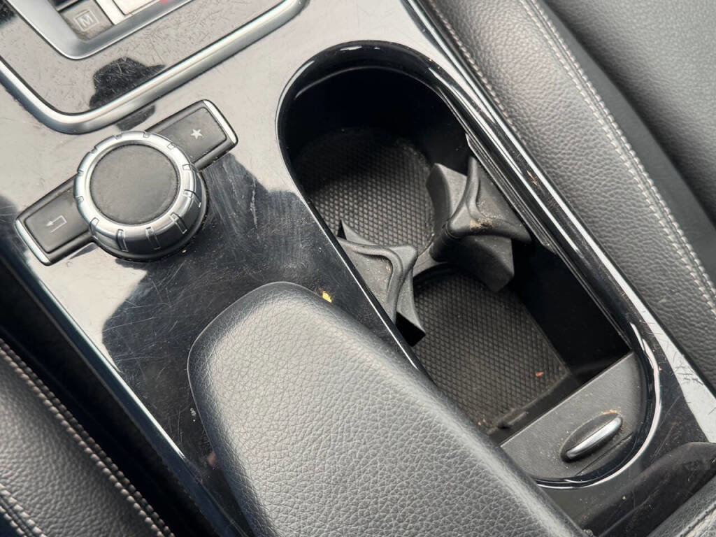 Used 2018 Mercedes-Benz SLC 300 image 13