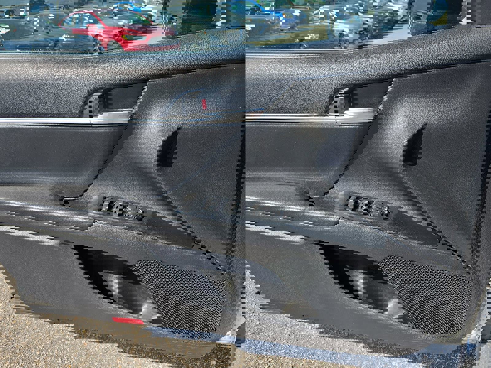 Used 2020 Toyota Camry SE FWD image 29