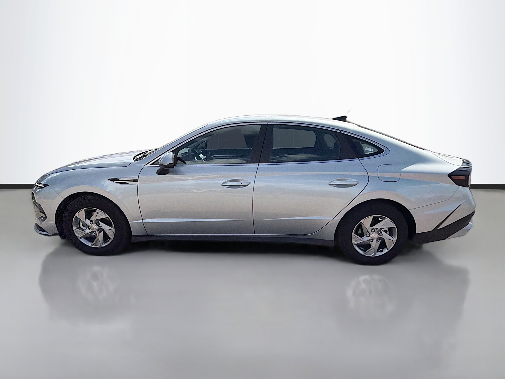 Used 2025 Hyundai Sonata SE image 6