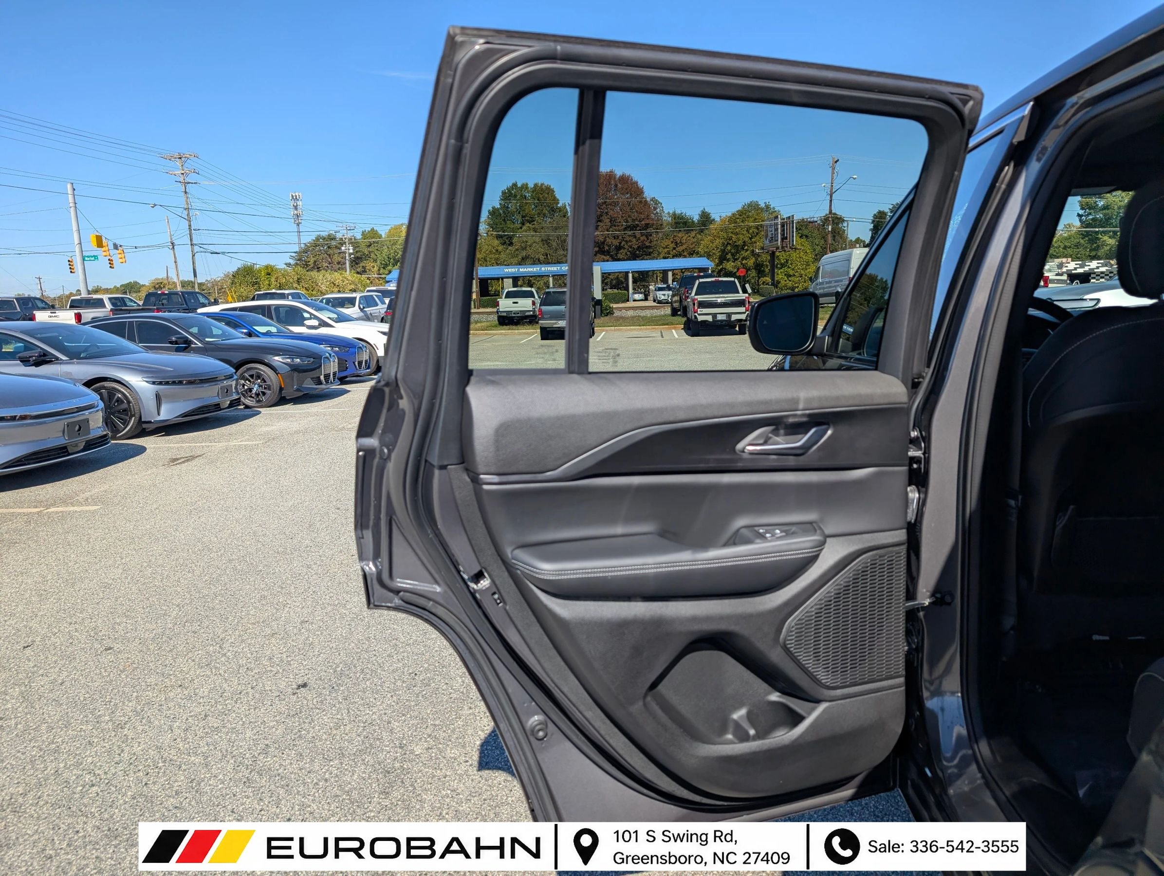 Used 2025 Jeep Grand Cherokee Laredo X AWD/4WD image 12