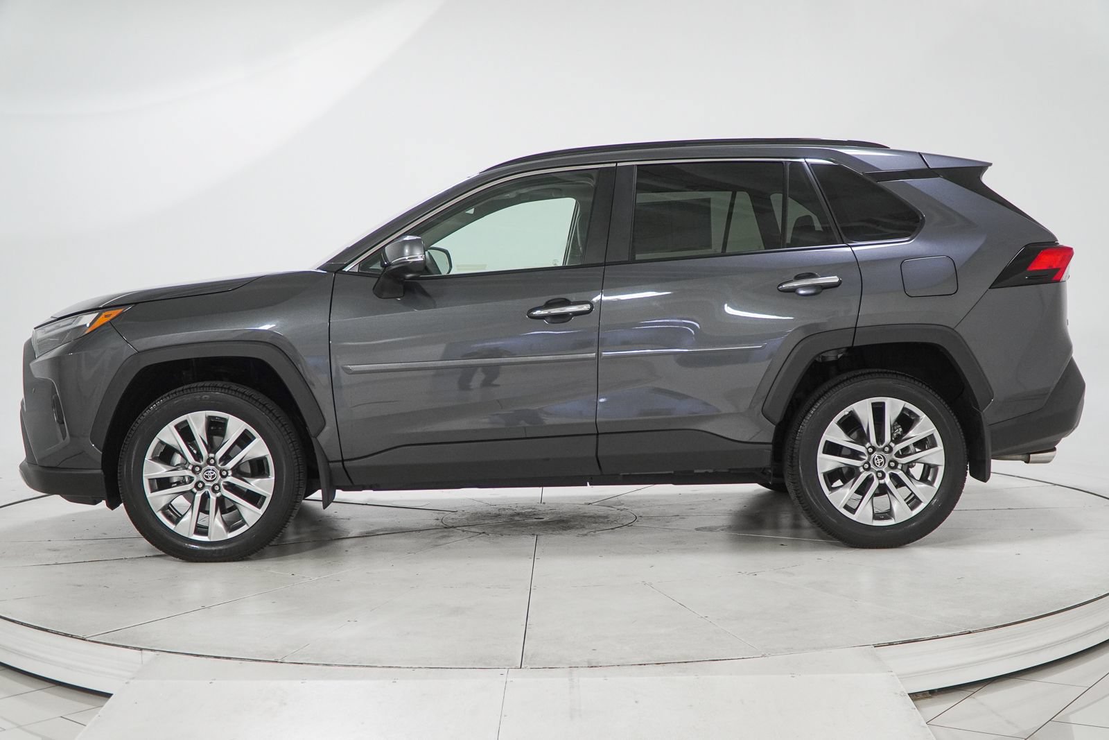 Used 2025 Toyota RAV4 Limited w/ Weather Package AWD/4WD image 6