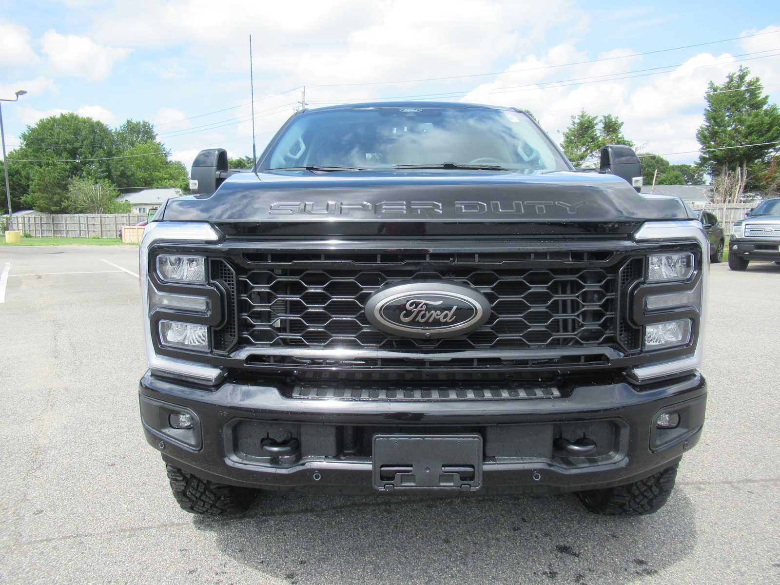 Used 2026 Ford F250 Lariat w/ Tremor Off-Road Package AWD/4WD image 2
