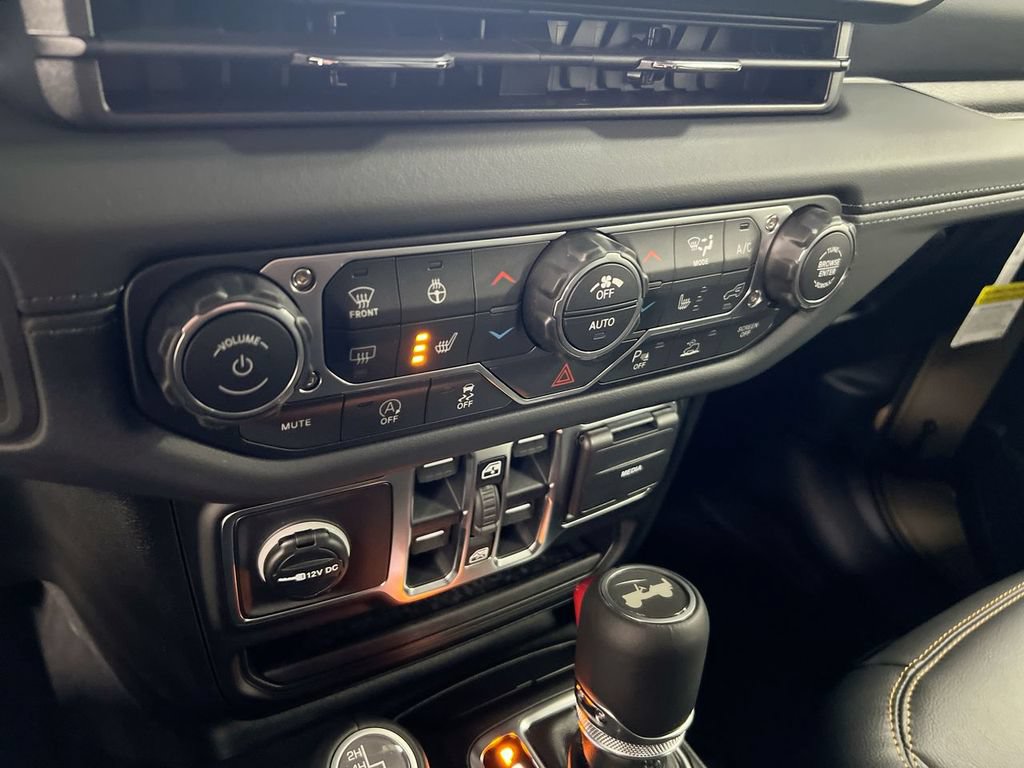 New 2026 Jeep Wrangler Unlimited Sahara AWD/4WD image 16