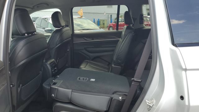Certified 2023 Jeep Grand Cherokee L Limited AWD/4WD image 23