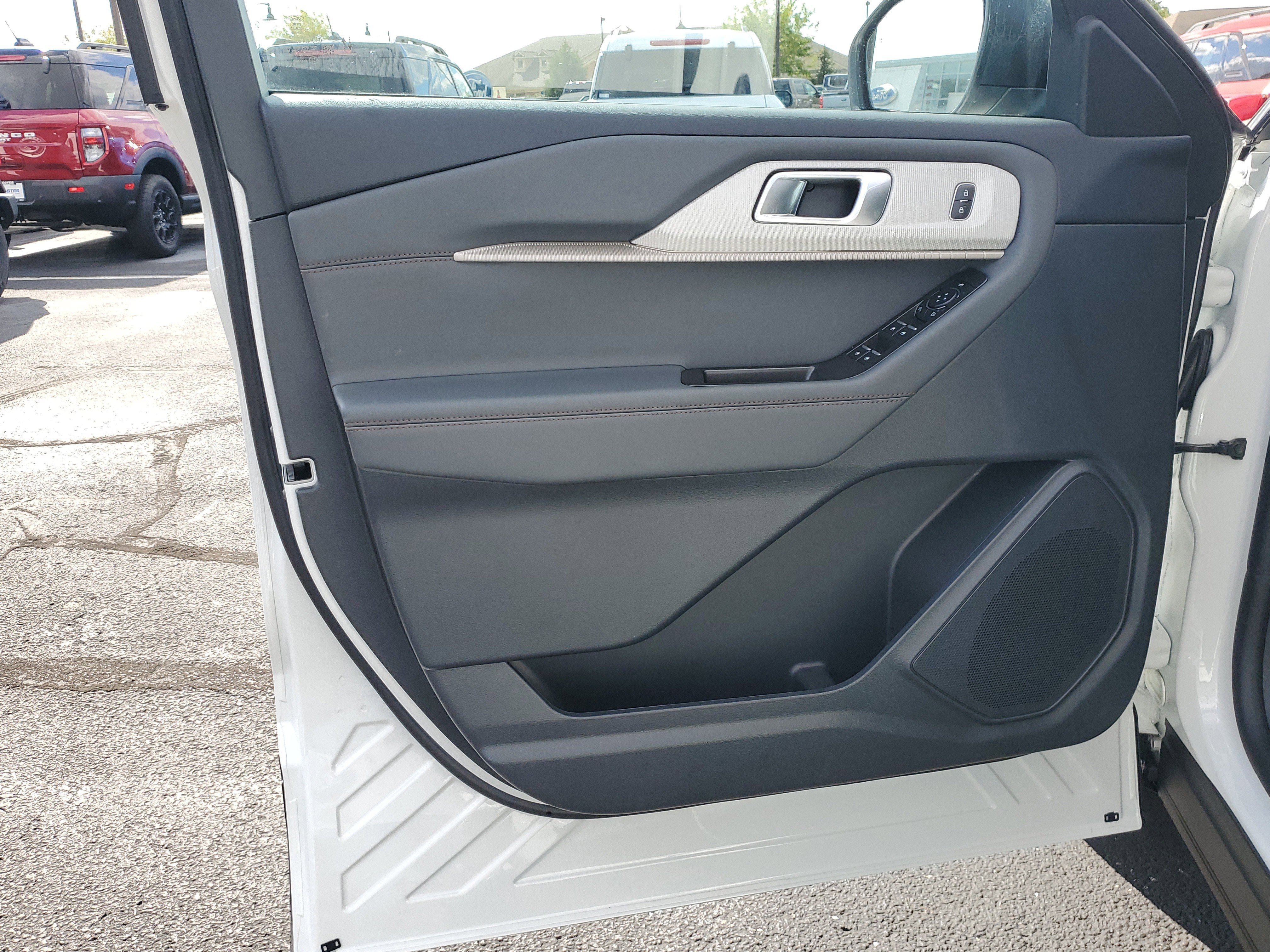 New 2025 Ford Explorer Active w/ Active Comfort Package image 16