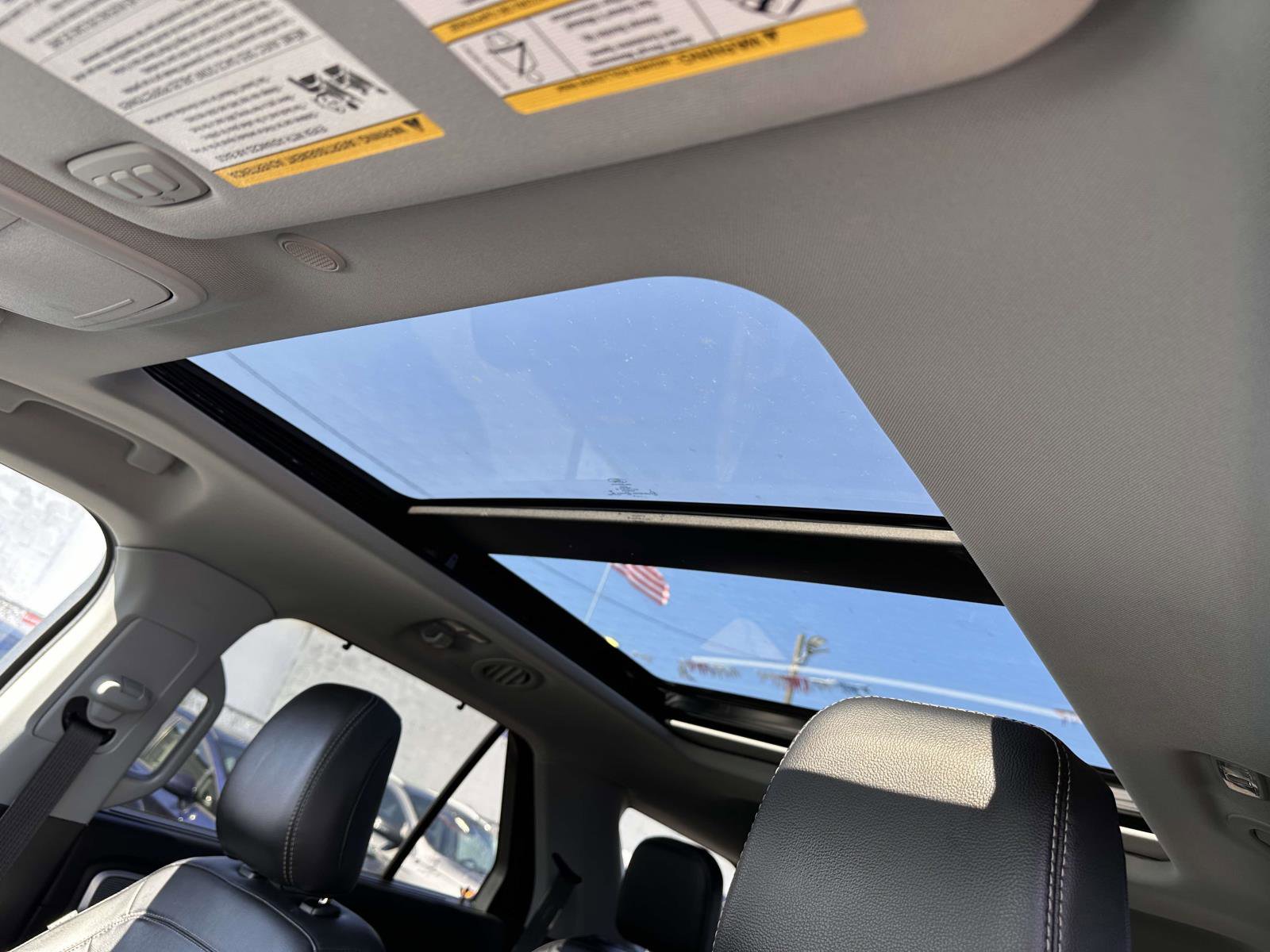 Used 2022 Ford Explorer Limited w/ Equipment Group 301A image 14