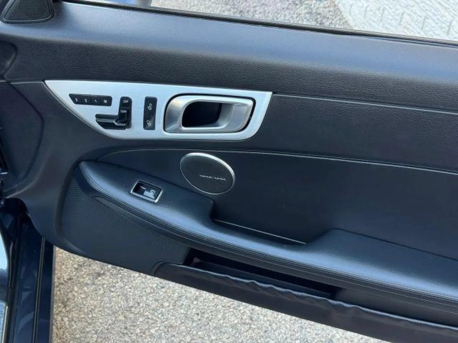 Used 2015 Mercedes-Benz SLK 250 image 31