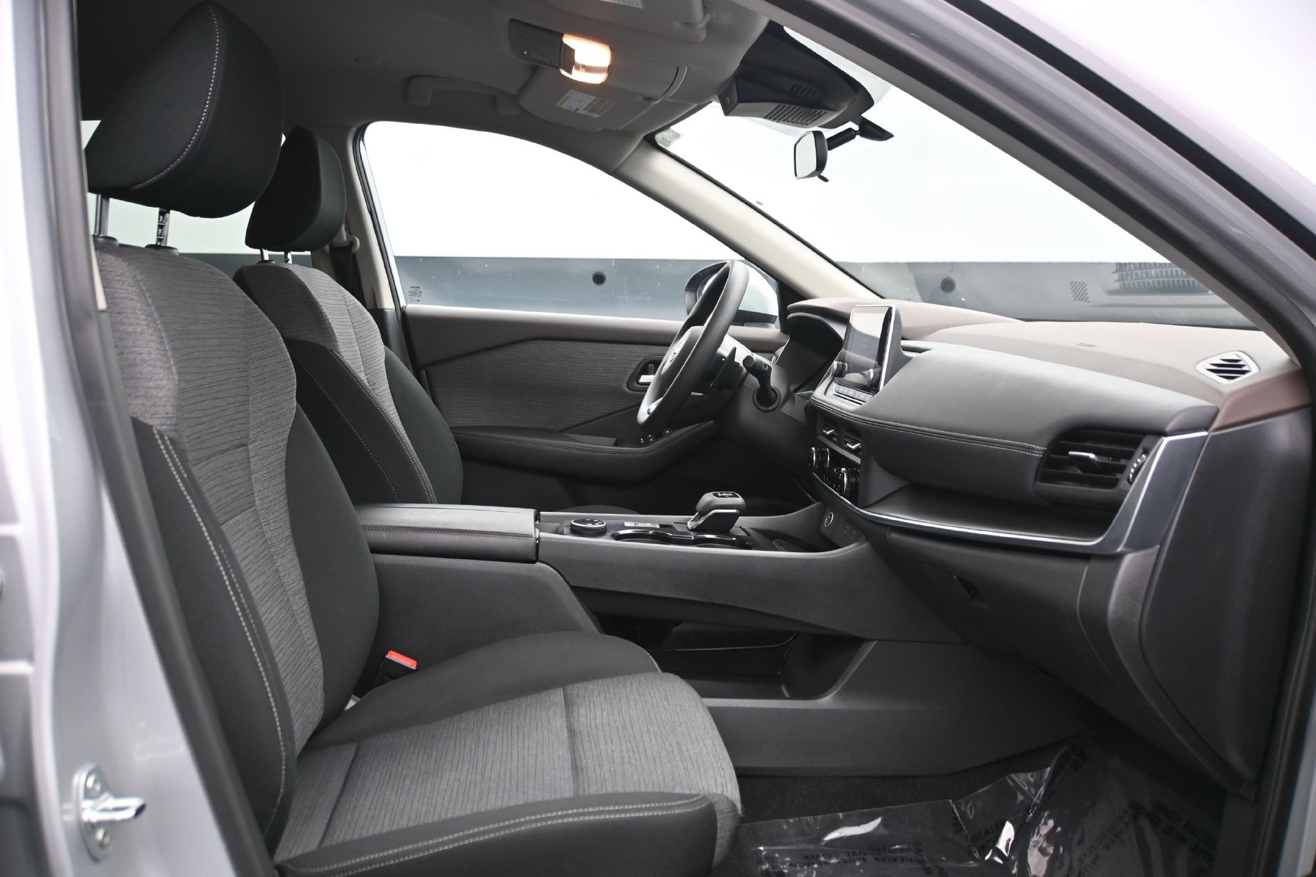 Used 2023 Nissan Rogue SV AWD/4WD image 13