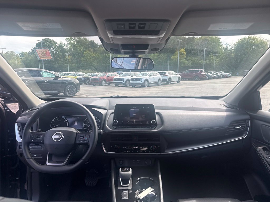 Certified 2025 Nissan Rogue SV w/ SV Premium Package AWD/4WD image 23