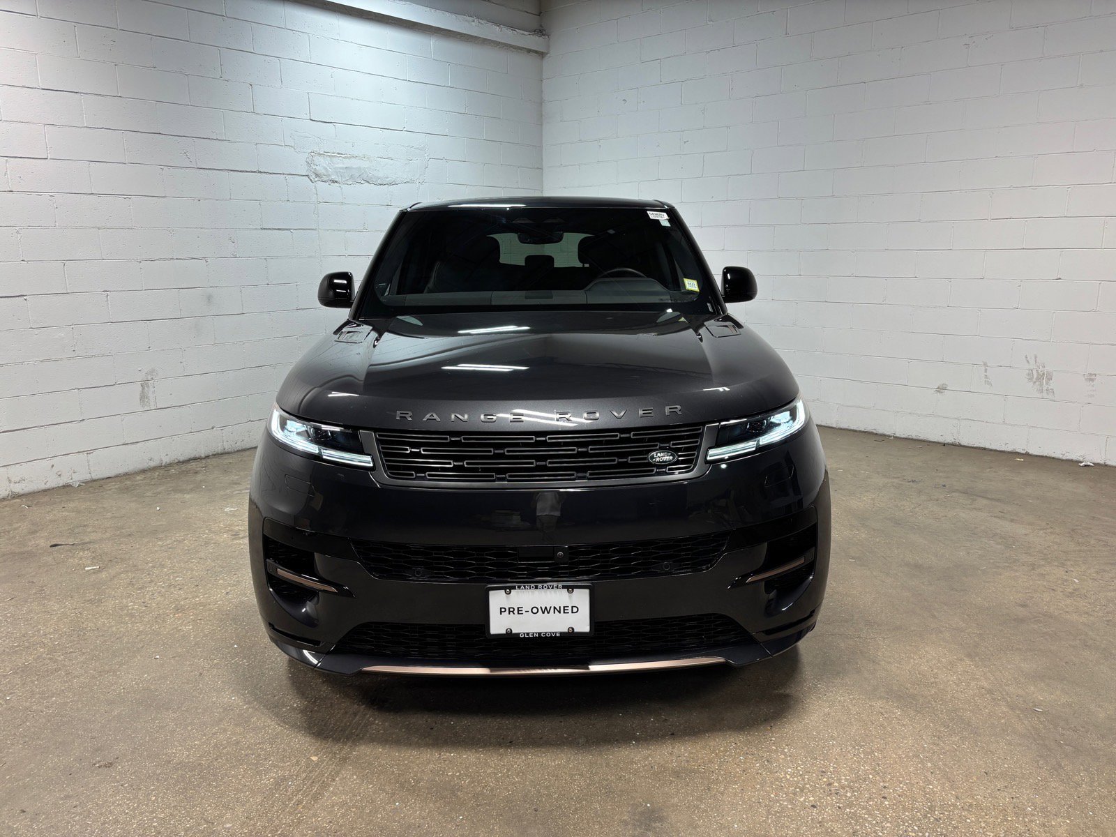 Used 2024 Land Rover Range Rover Sport Dynamic SE AWD/4WD image 3