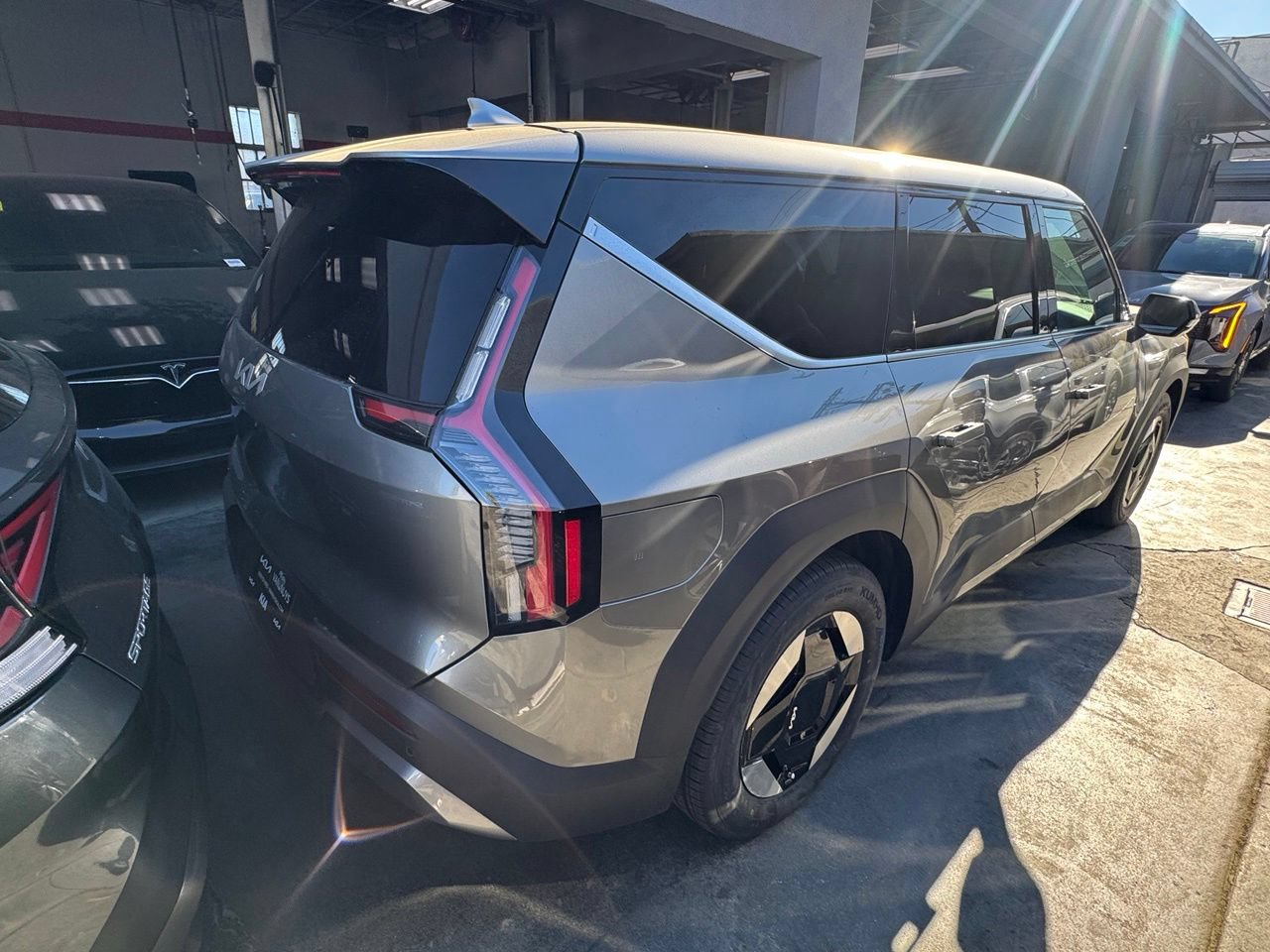 Certified 2024 Kia EV9 Light RWD image 3
