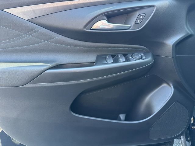 Used 2025 Buick Envista Sport Touring image 9