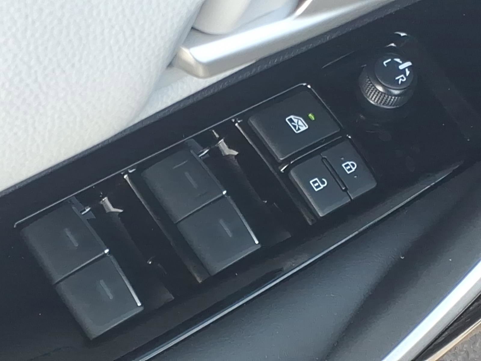 Certified 2025 Toyota Corolla XSE image 14