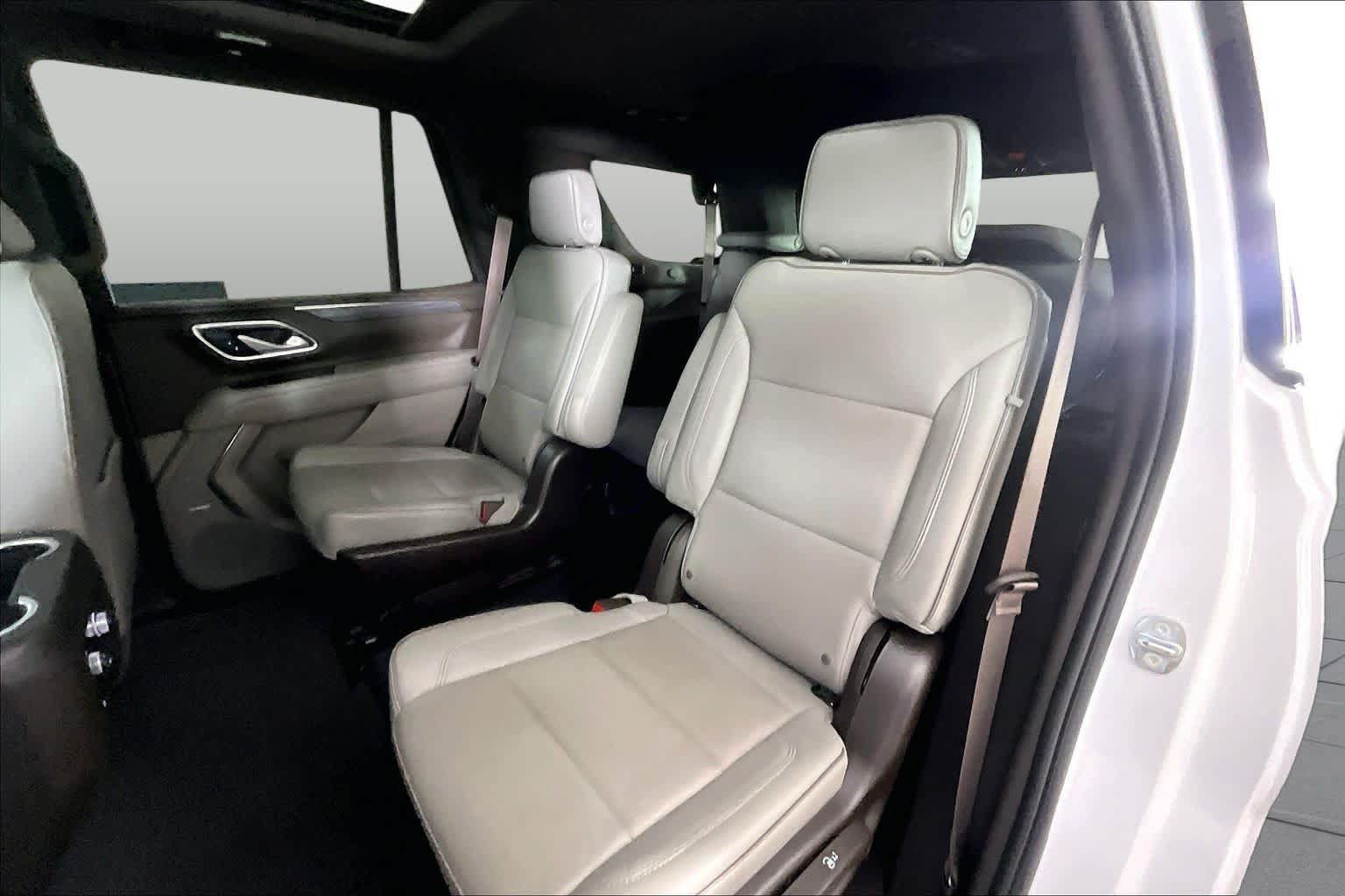 Used 2022 GMC Yukon SLT w/ SLT Premium Package AWD/4WD image 18