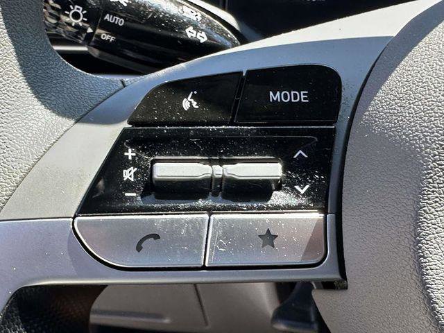 Used 2024 Hyundai Elantra SEL FWD image 30