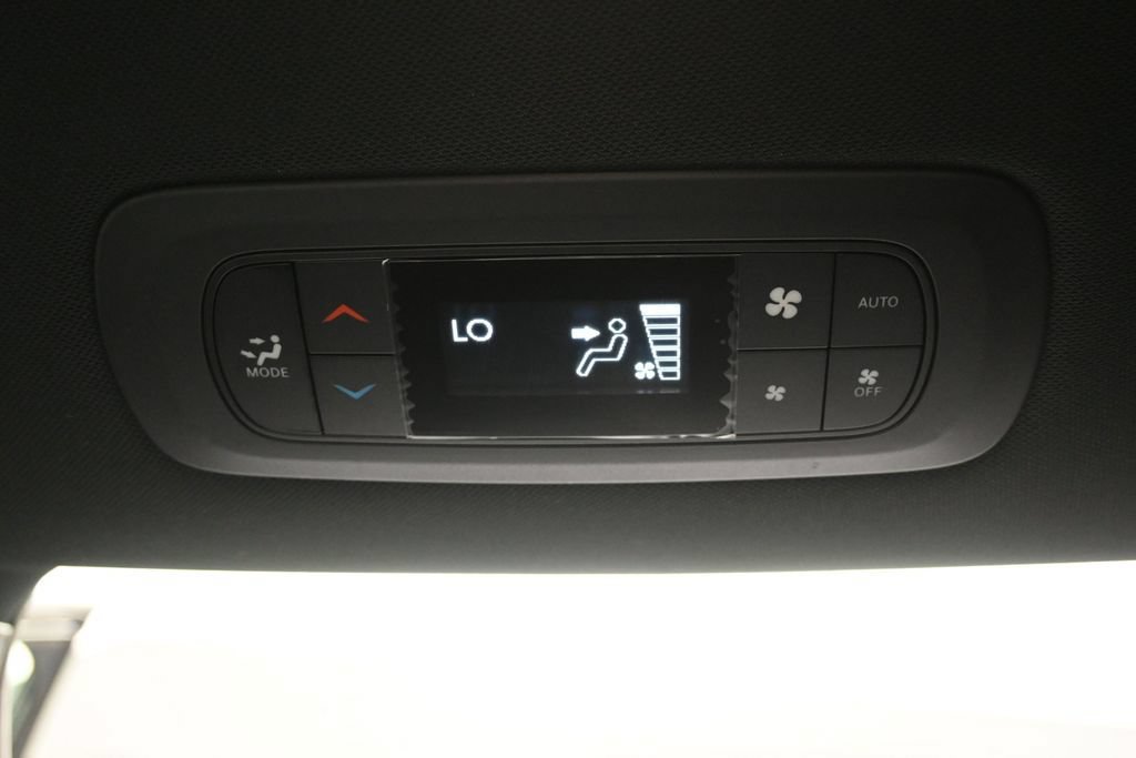Used 2026 Chrysler Voyager LX FWD image 23