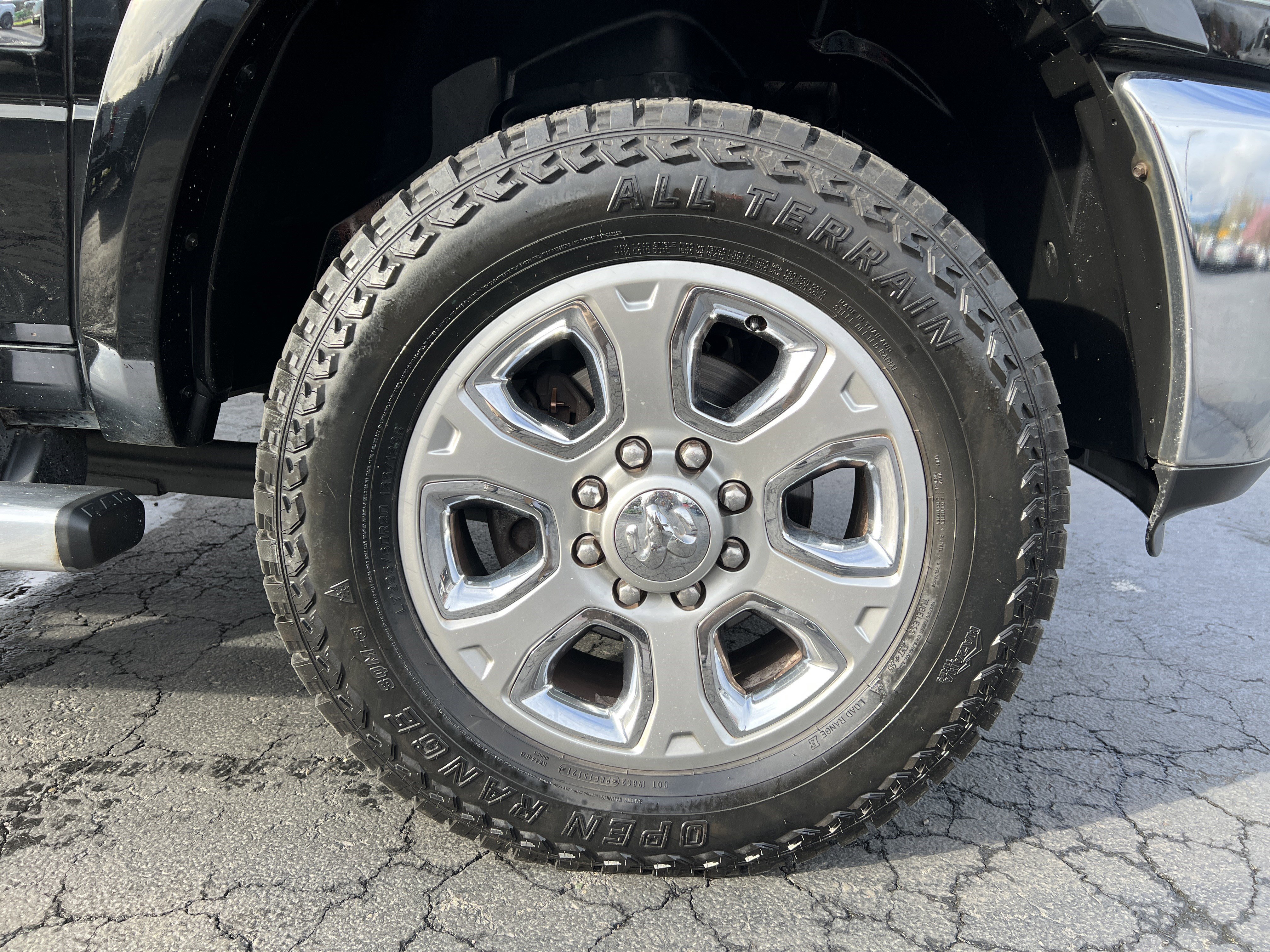 Used 2014 RAM 3500 Laramie Longhorn image 13