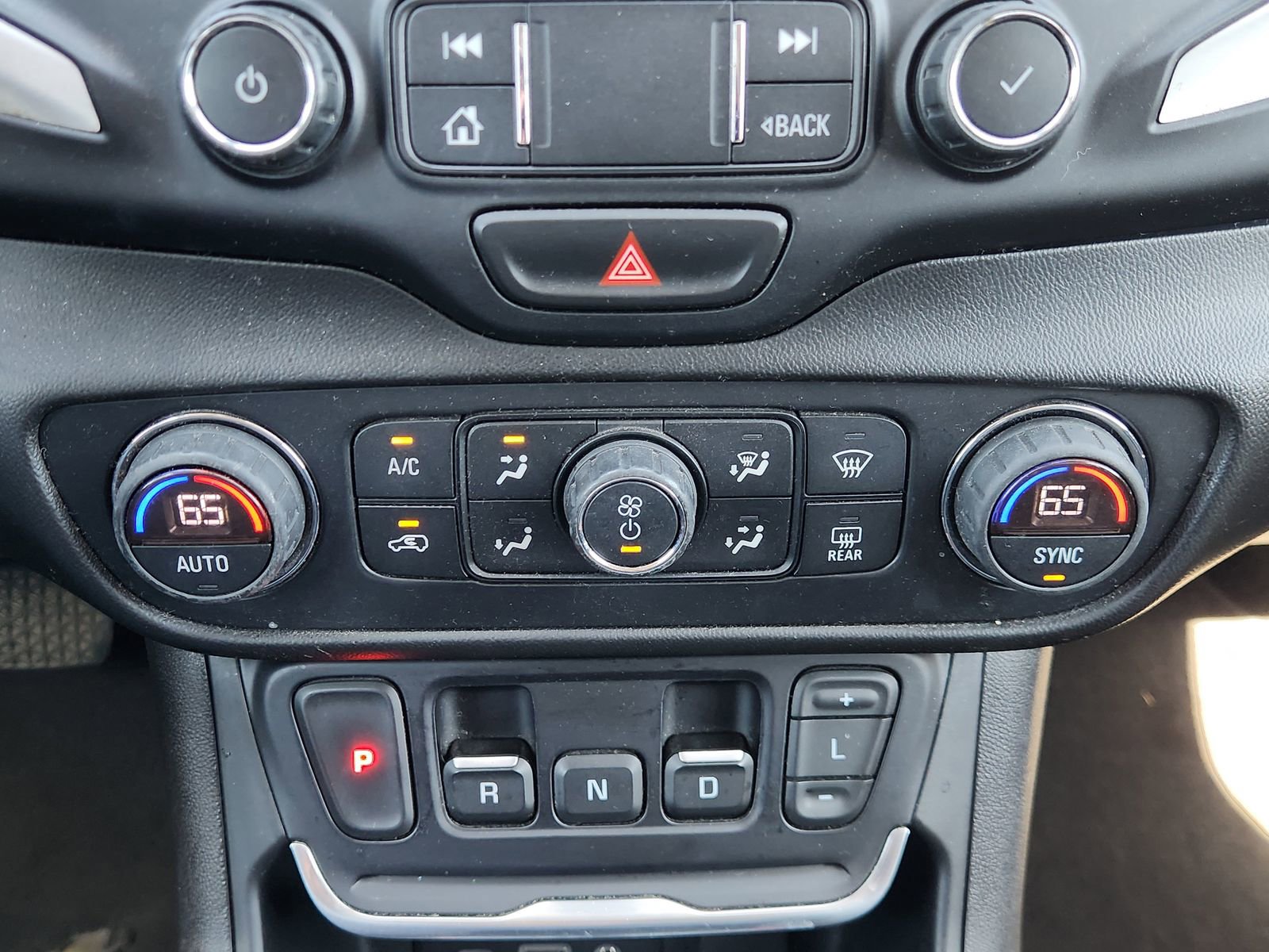 Used 2020 GMC Terrain SLT w/ Preferred Package image 22