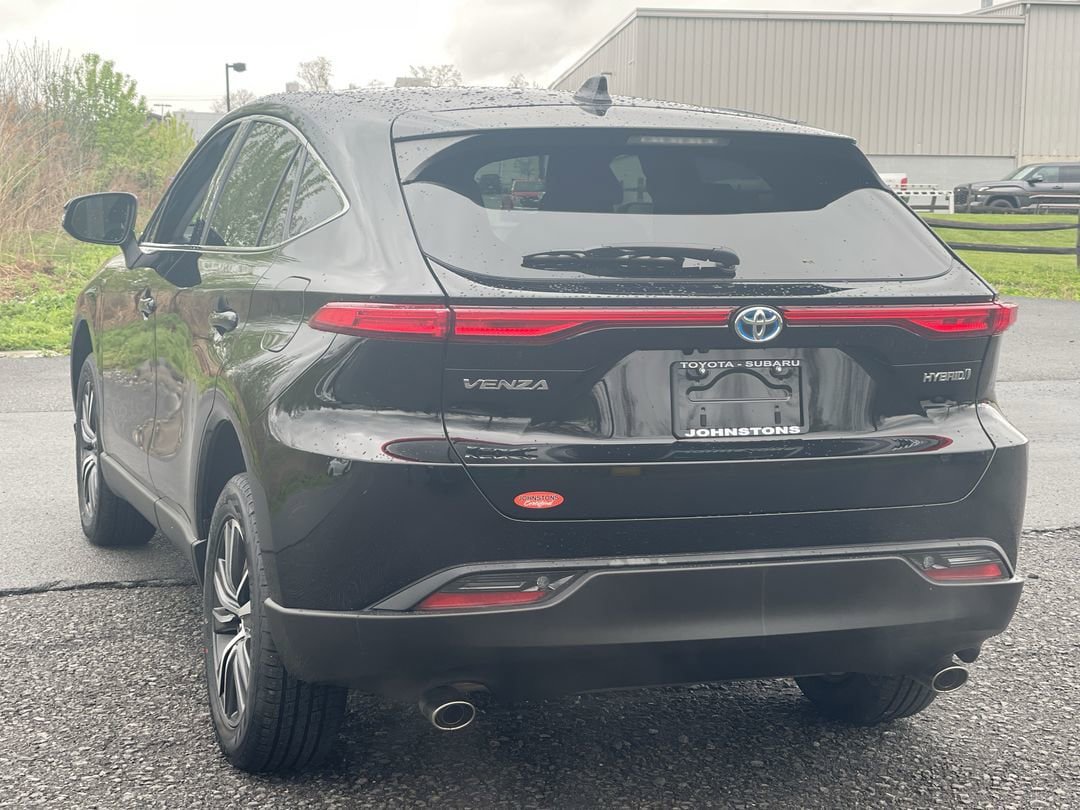 Certified 2022 Toyota Venza LE AWD/4WD image 13