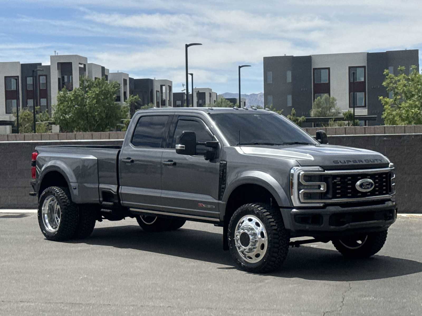 Used 2025 Ford F450 Platinum w/ FX4 Off-Road Package AWD/4WD image 23