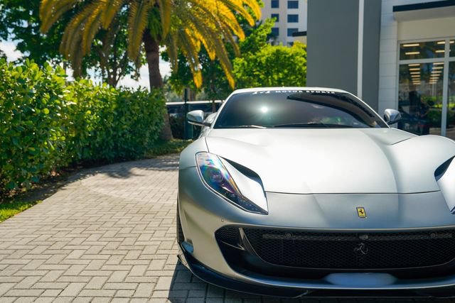 Used 2018 Ferrari 812 Superfast RWD image 6