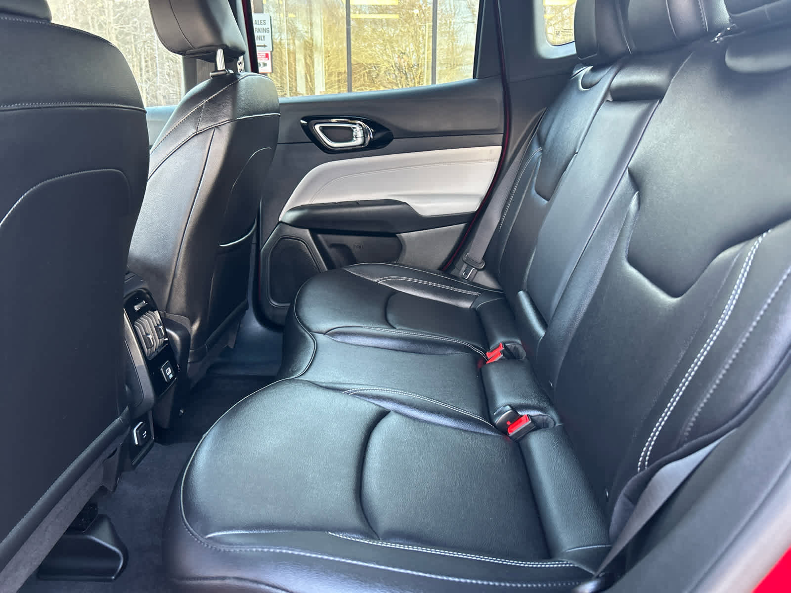 Used 2026 Jeep Compass Limited image 30