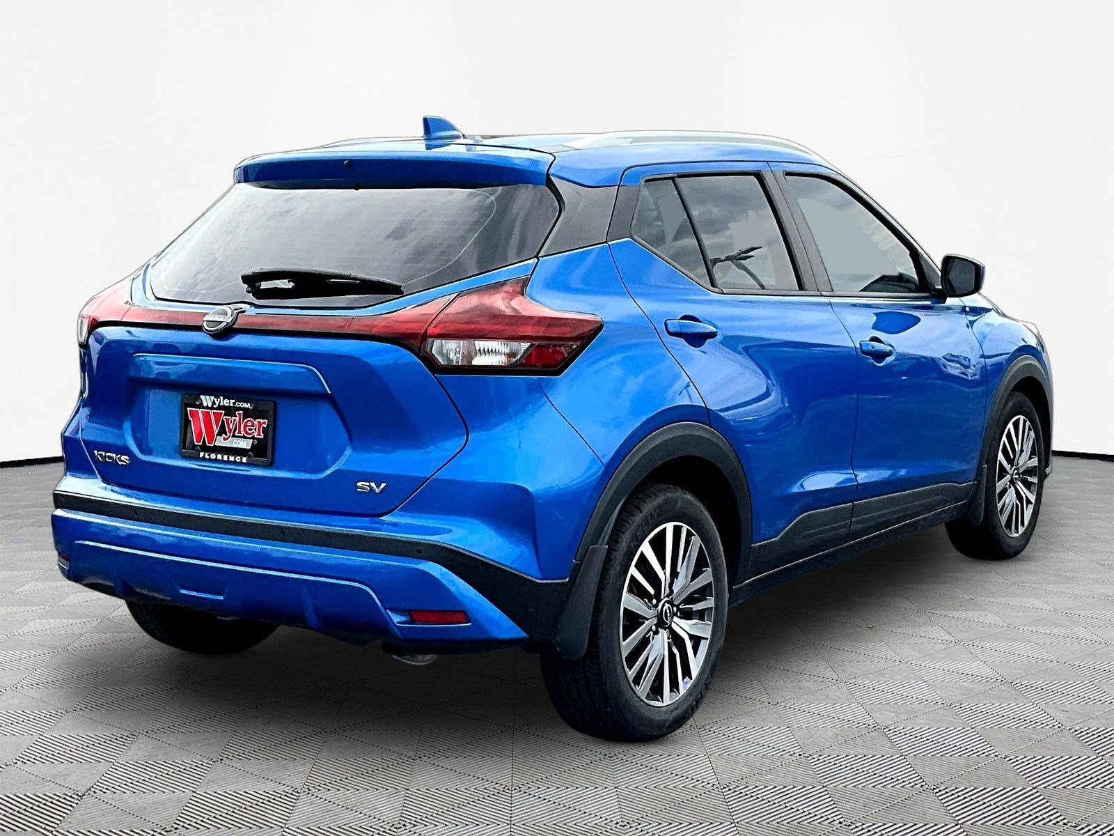 Used 2023 Nissan Kicks SV FWD image 6