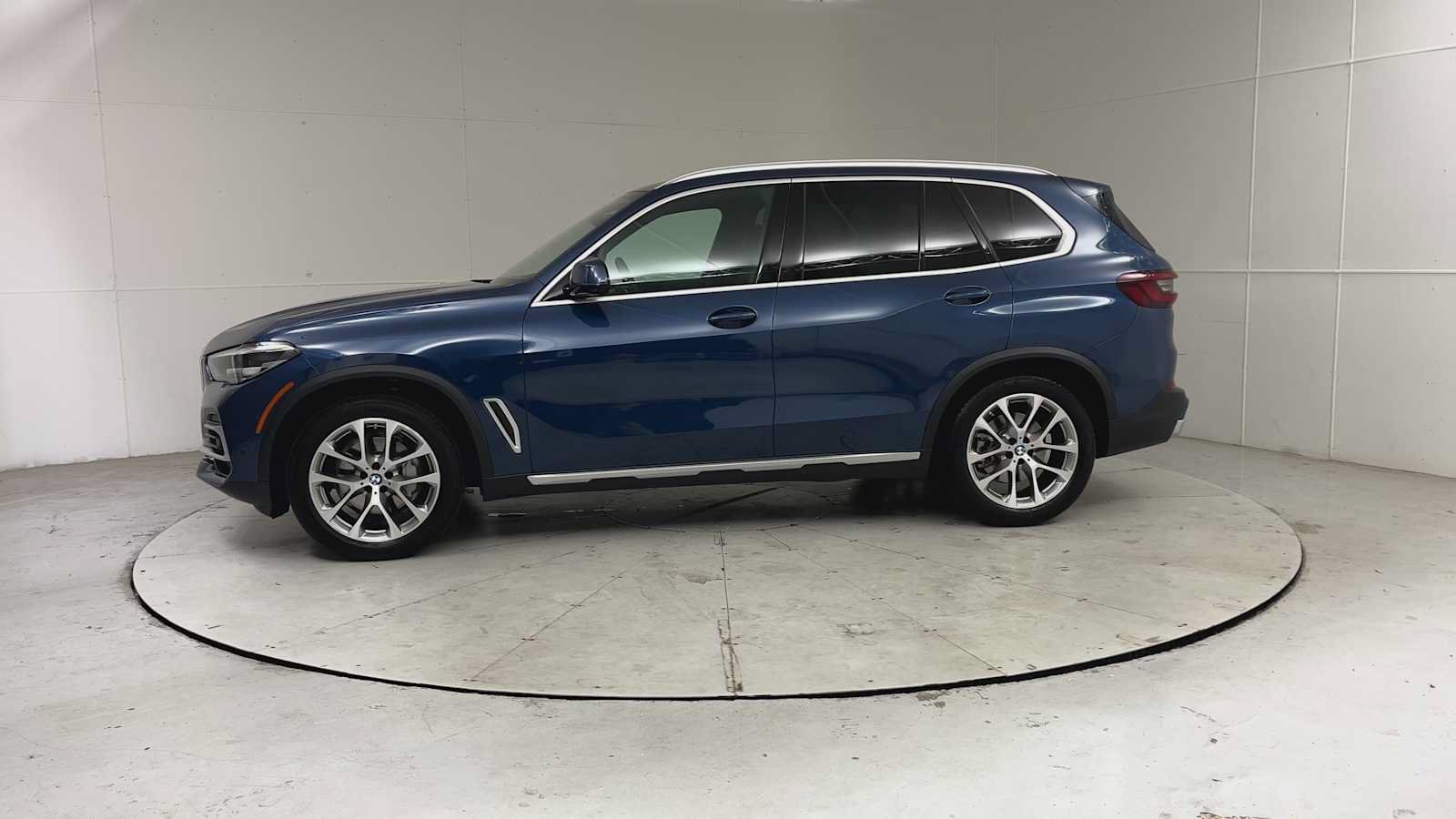 Used 2023 BMW X5 xDrive40i w/ Premium Package AWD/4WD image 5
