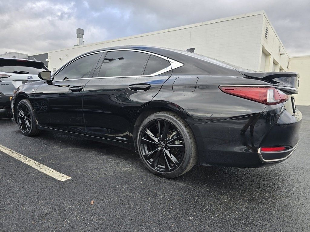 Used 2022 Lexus ES 300h F Sport image 11