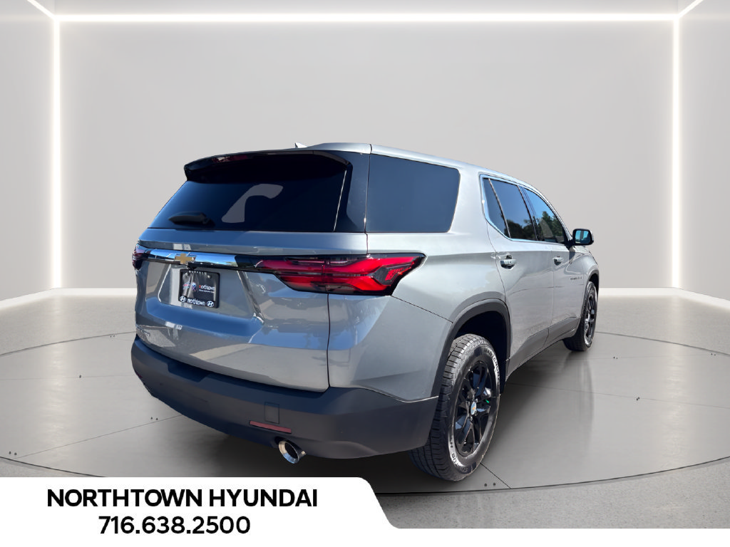 Used 2023 Chevrolet Traverse LS AWD/4WD image 3