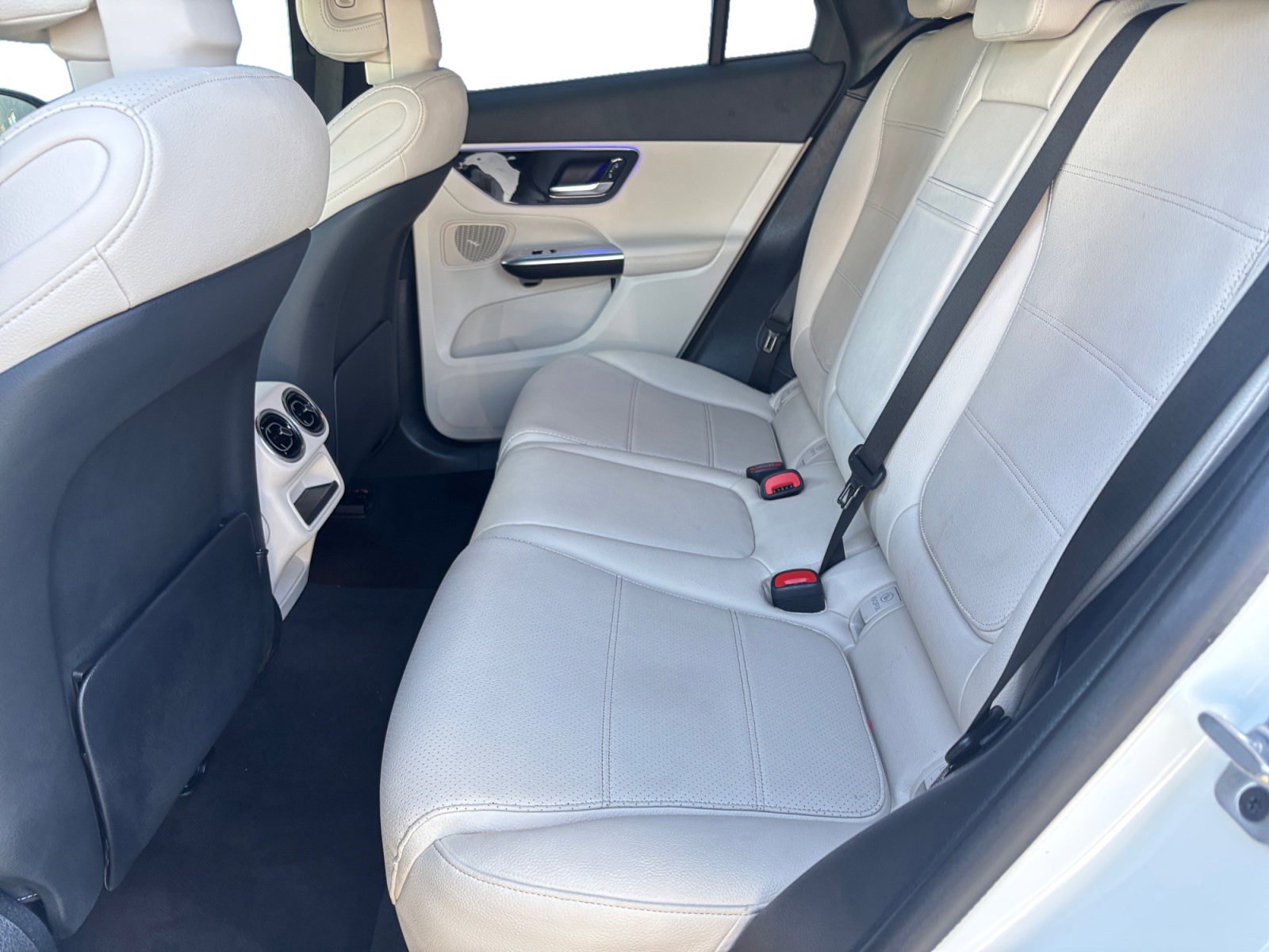 Used 2025 Mercedes-Benz GLC 300 image 13