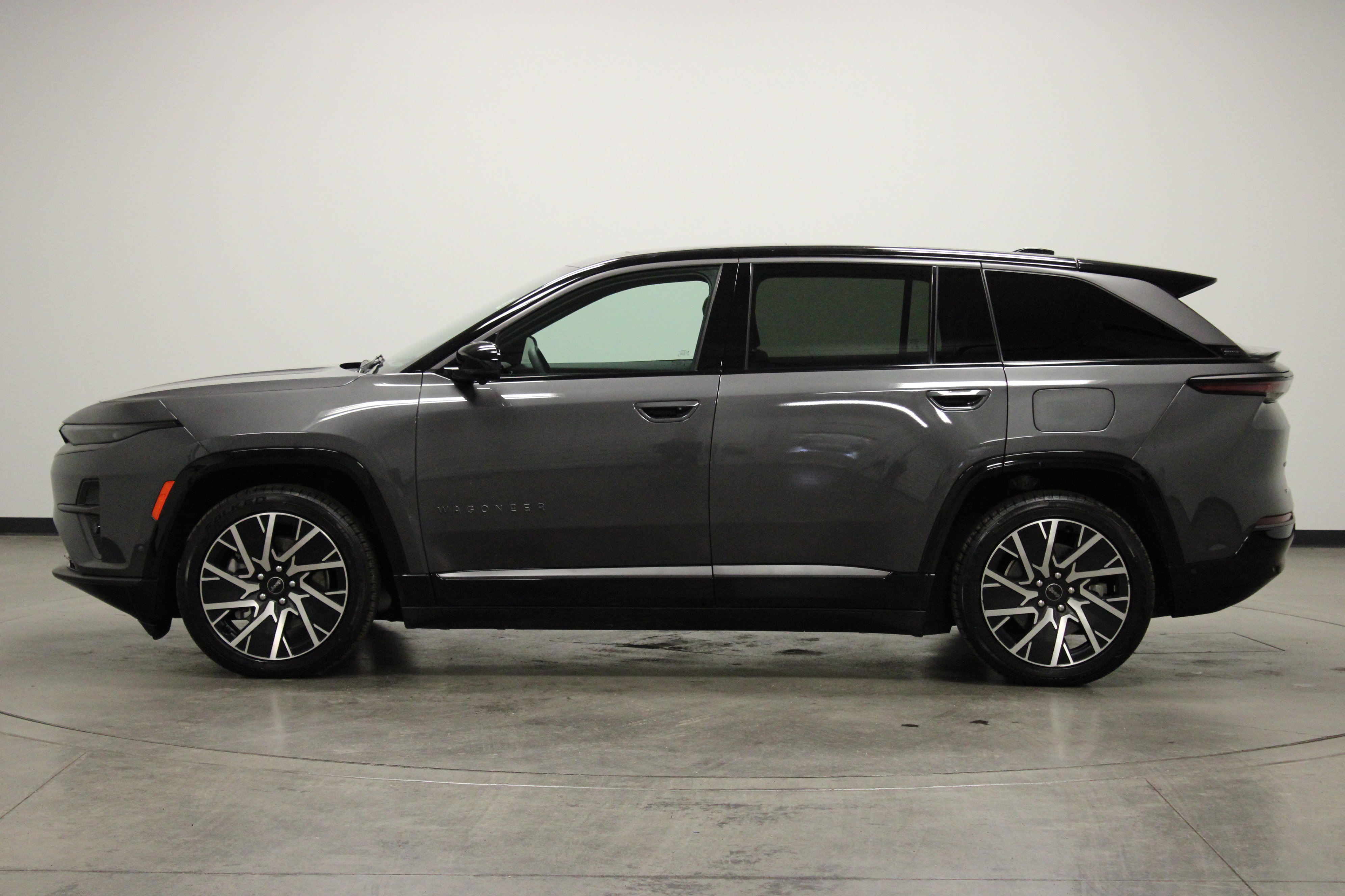 Used 2025 Jeep Wagoneer S Limited image 5