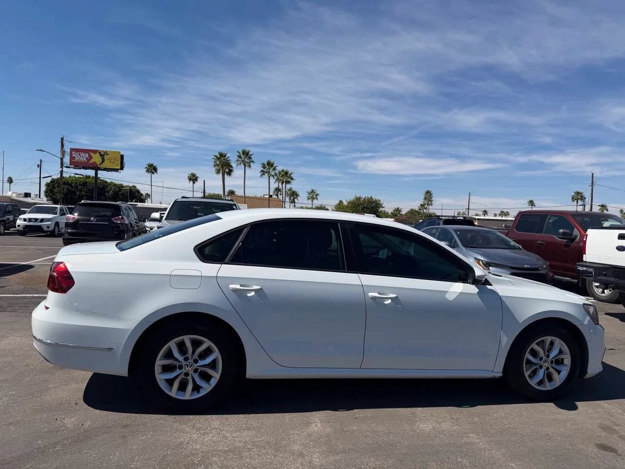 Used 2018 Volkswagen Passat 2.0T S FWD image 11