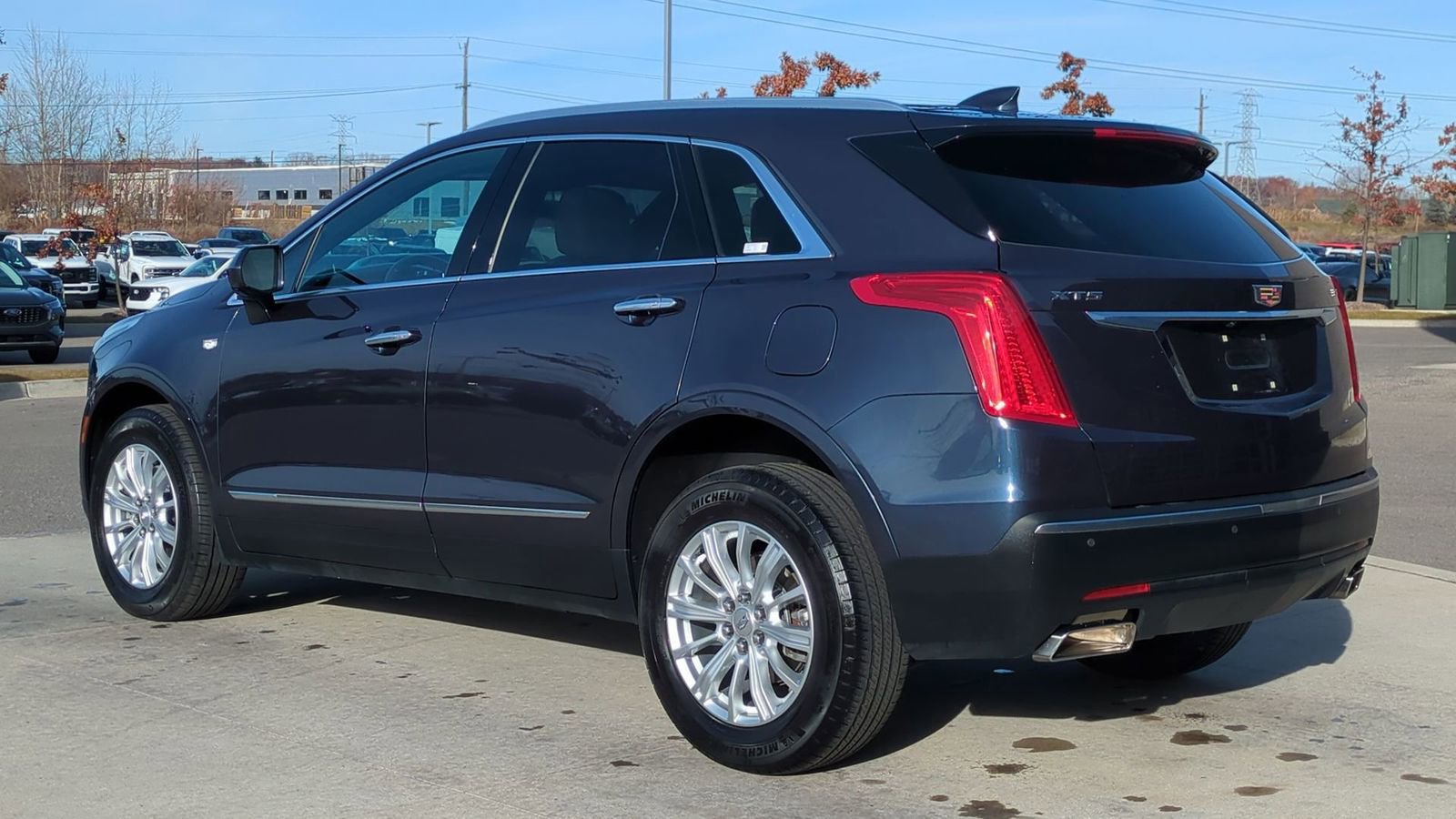 Used 2019 Cadillac XT5 FWD image 3