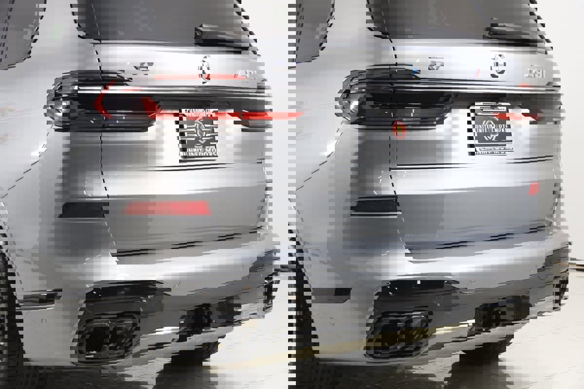 Used 2023 BMW X7 M60i w/ Executive Package image 30