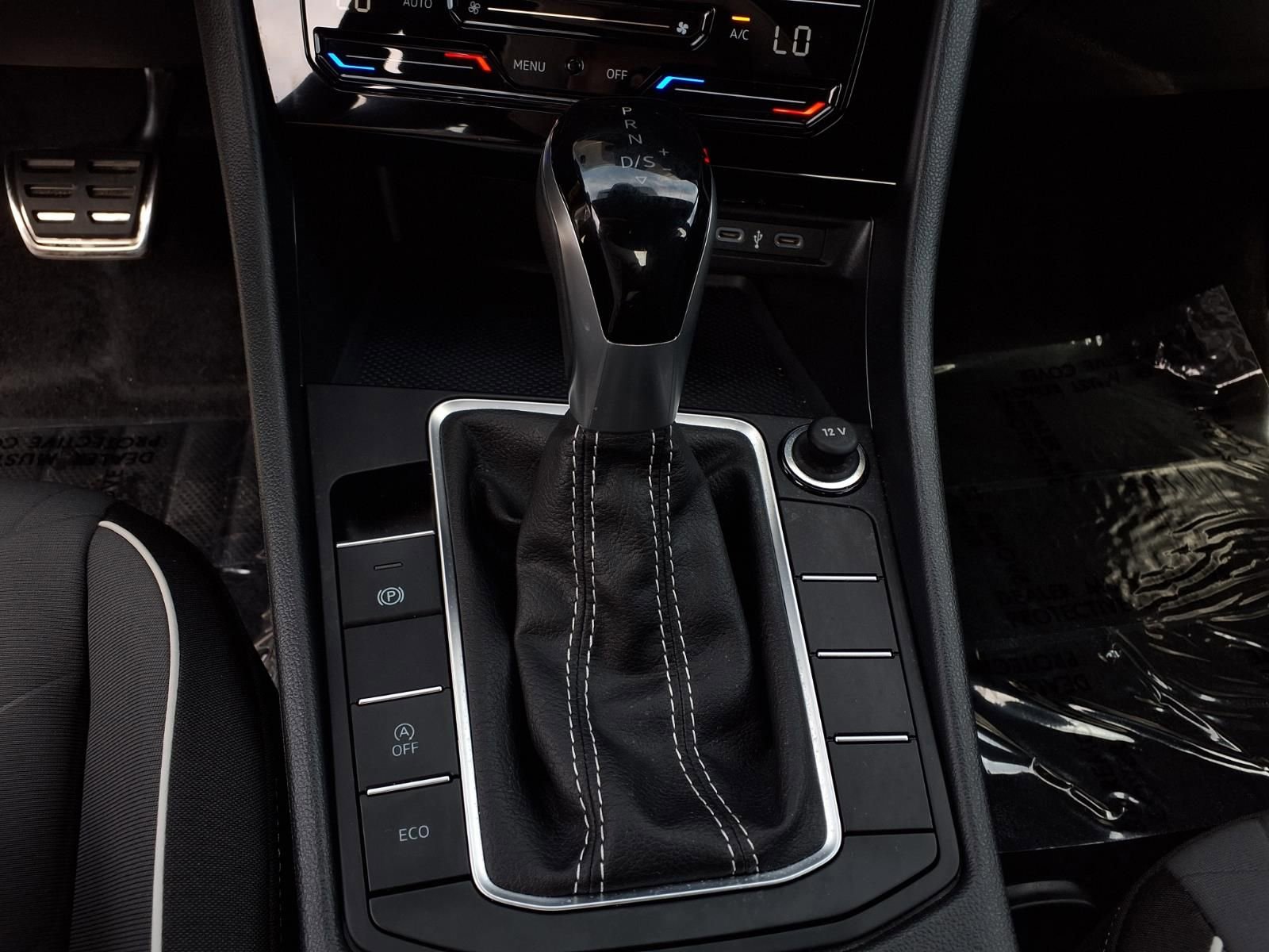 Certified 2025 Volkswagen Jetta Sport image 13