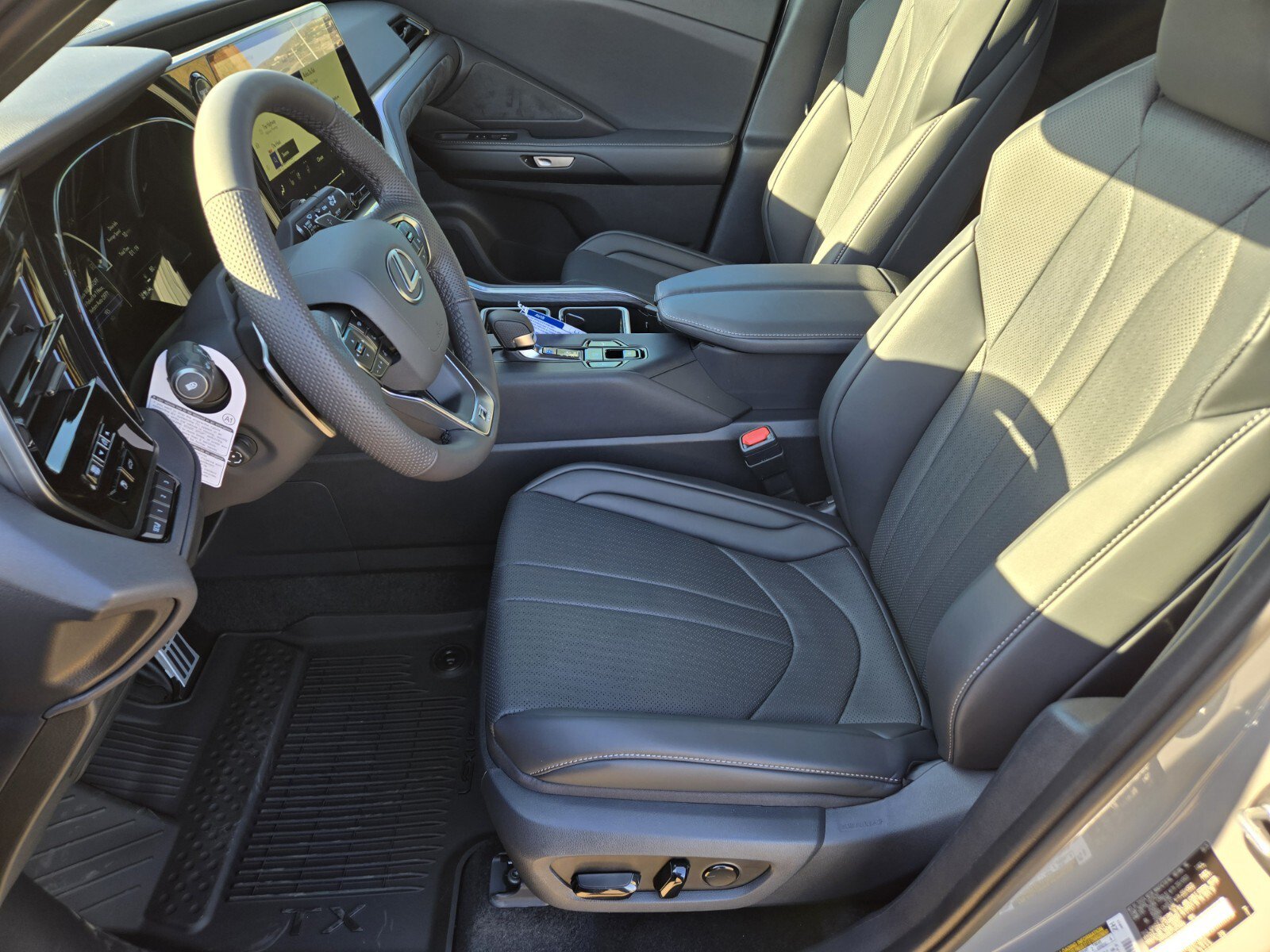 New 2026 Lexus TX 500h AWD image 6