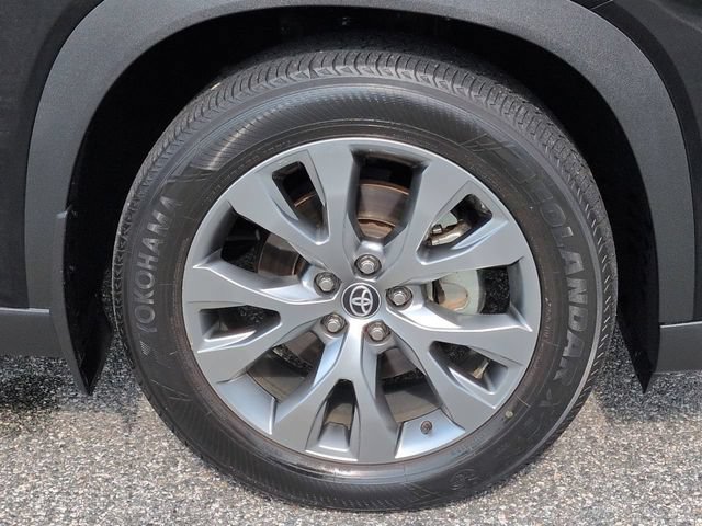 Certified 2024 Toyota Grand Highlander FWD image 11