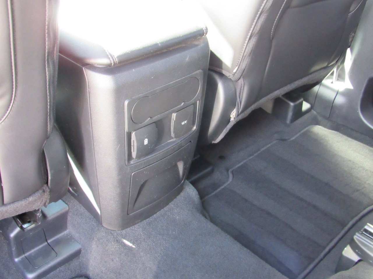 Used 2022 Ford Explorer XLT w/ Equipment Group 202A image 35