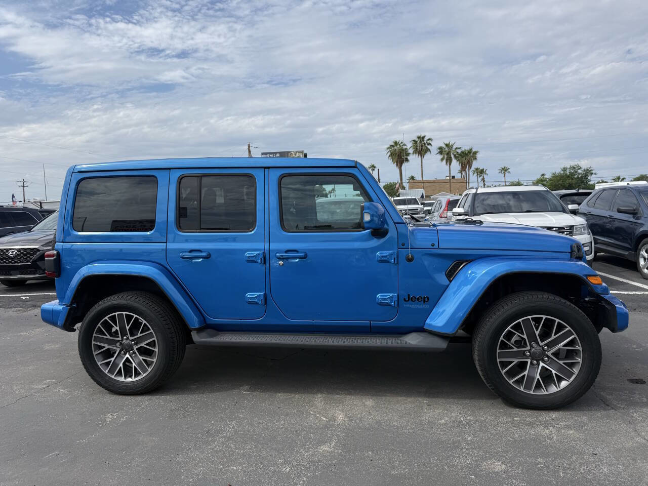 Used 2022 Jeep Wrangler Unlimited Sahara image 14