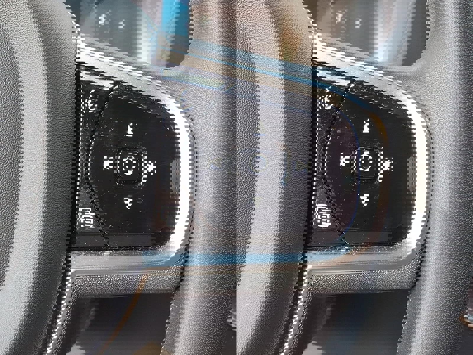 Used 2023 Volvo XC60 B5 Ultimate image 26