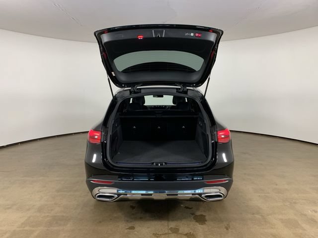 Used 2025 Mercedes-Benz GLC 300 4MATIC image 12