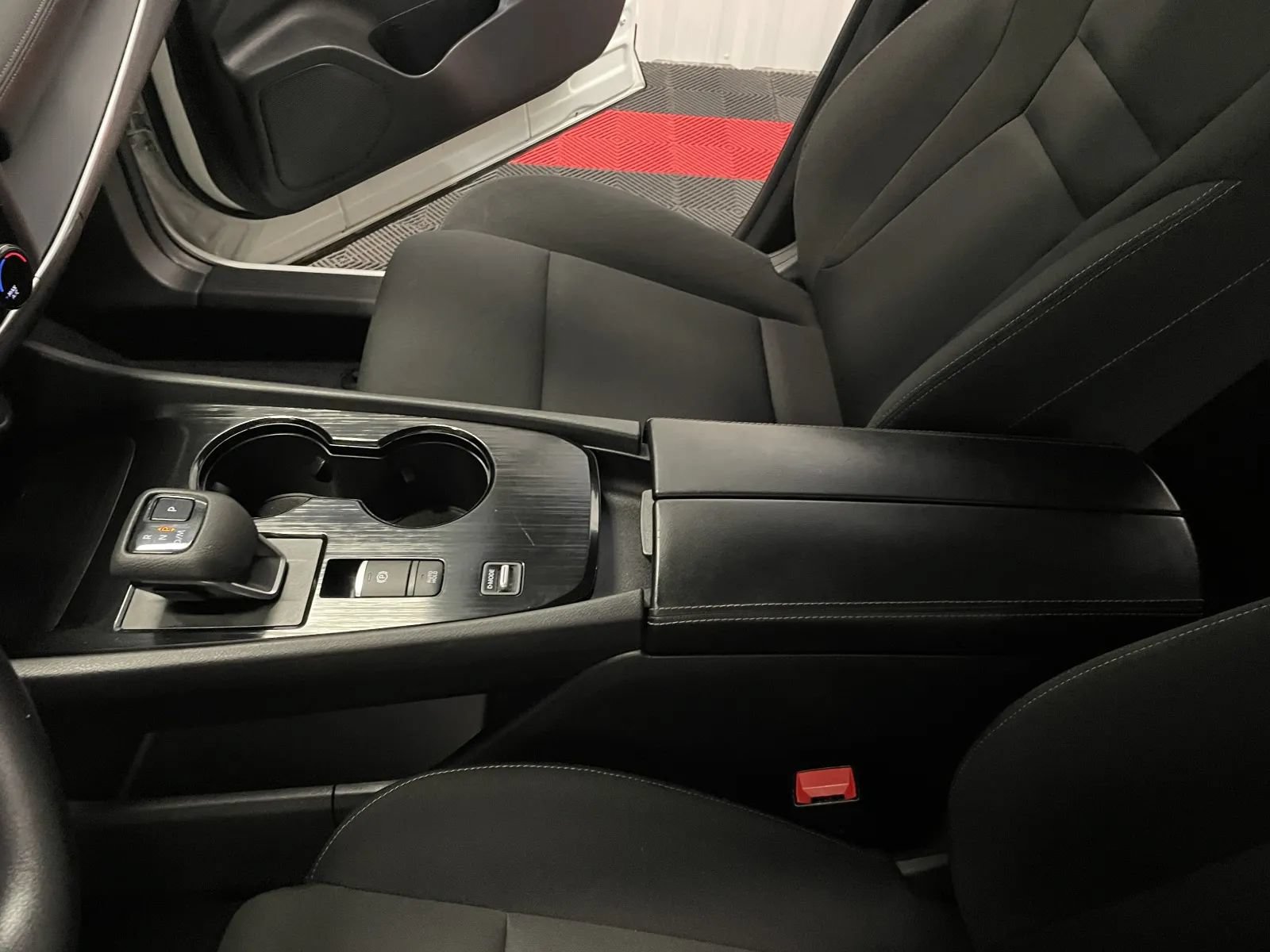 Used 2023 Nissan Rogue S FWD image 30