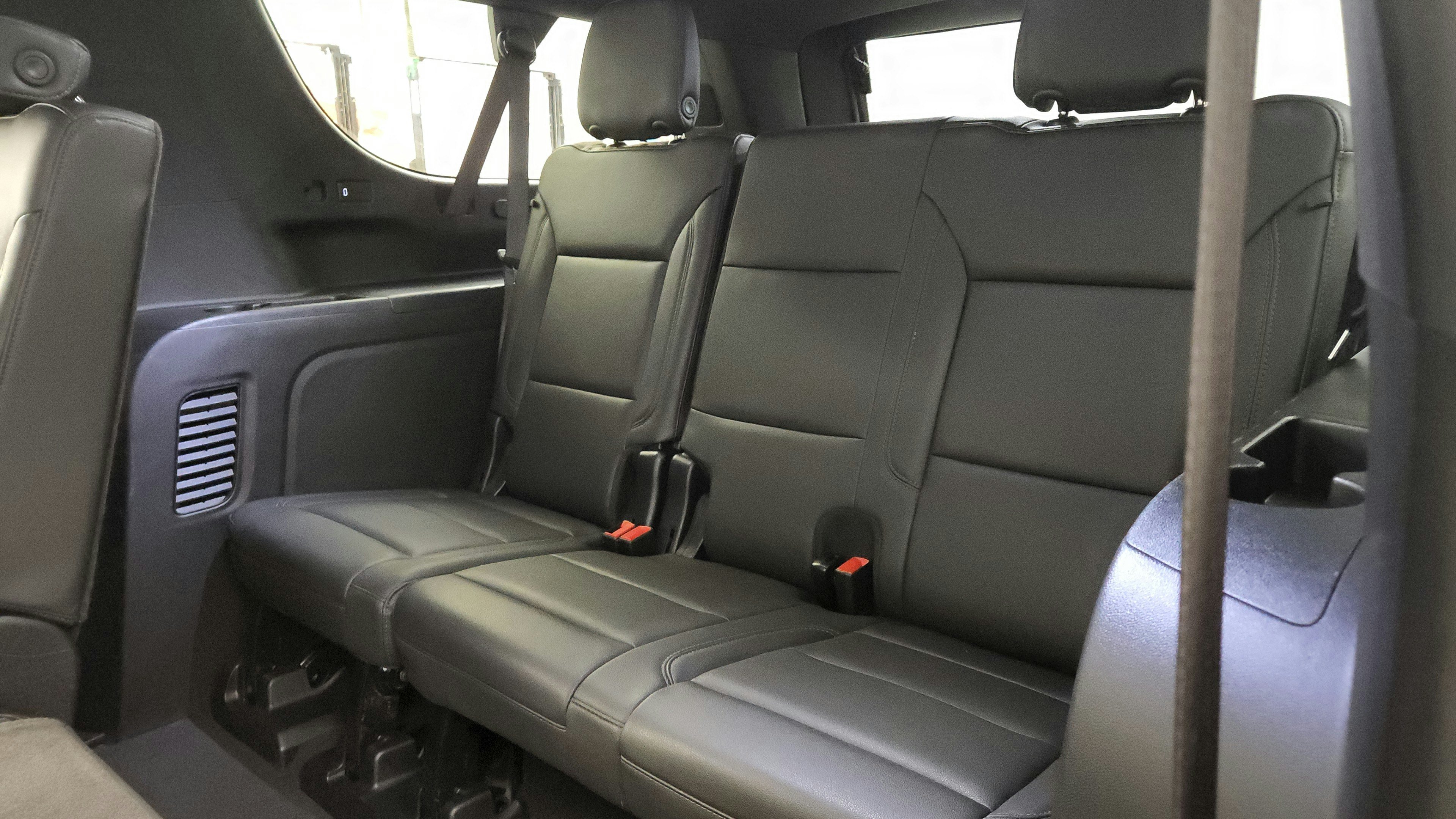Used 2025 Chevrolet Suburban Z71 AWD/4WD image 27