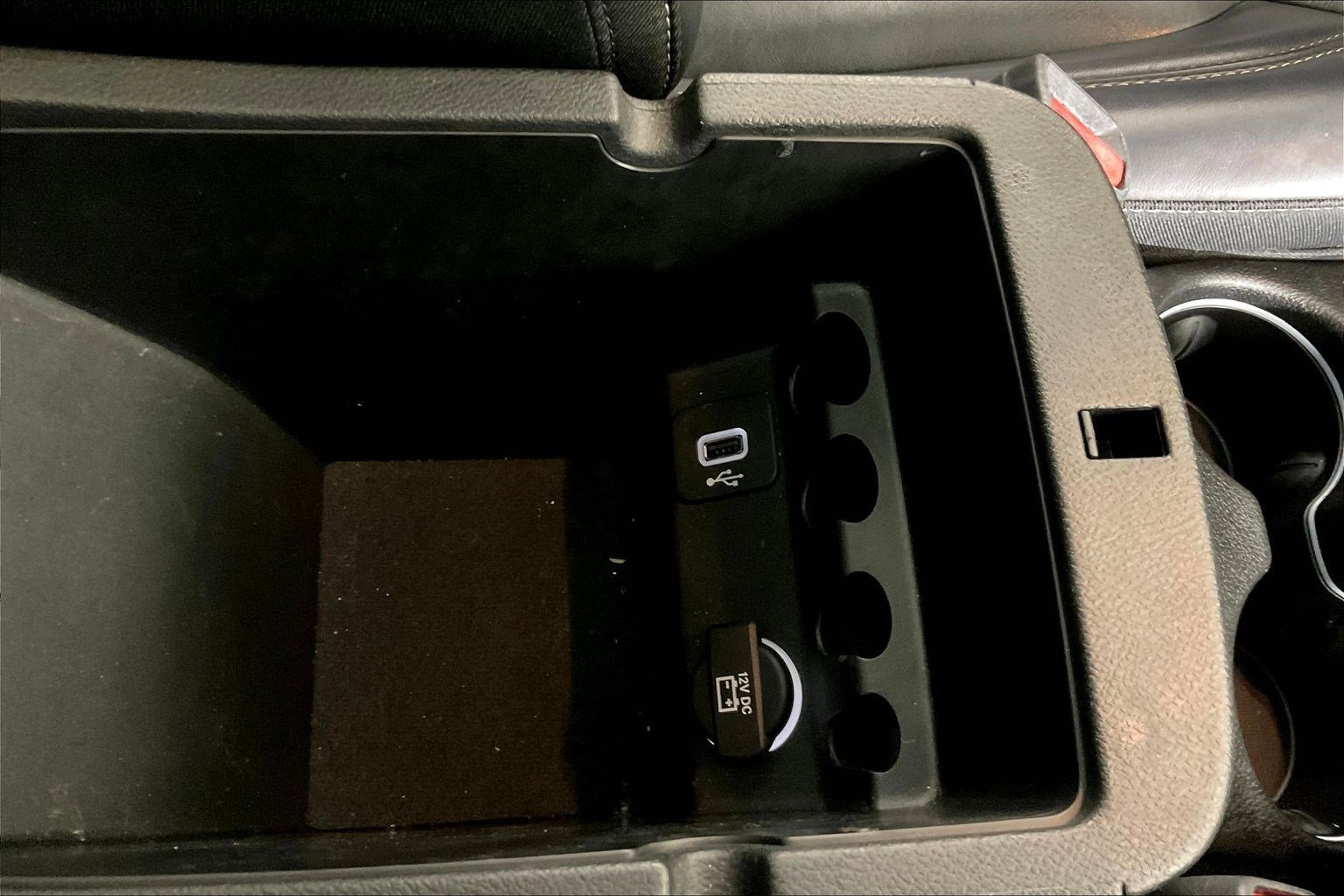 Used 2017 Jeep Cherokee Limited image 38