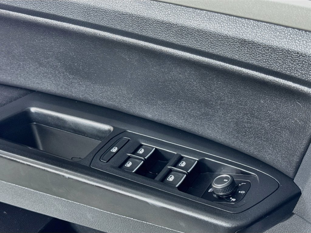 Used 2018 Volkswagen Atlas SE w/ R-Line Package AWD/4WD image 18